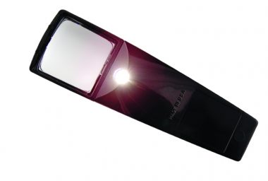 ILLUMINATED MAGNIFIER